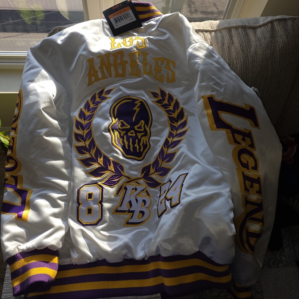 Brand New XL Kobe Bryant White Satin Jacket with Los Angeles Legend Design - Picture 5 of 5